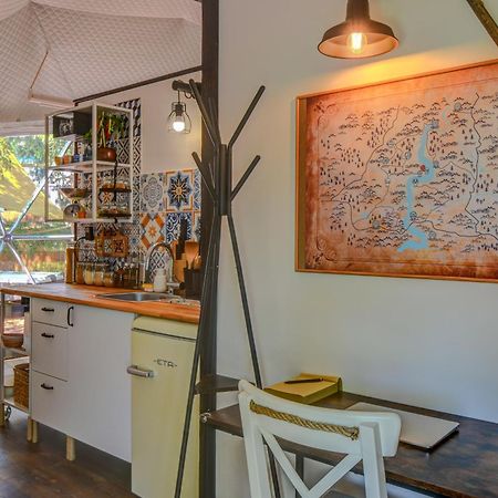 Hotel Tiche Misto Glamping Slapy  Zewnętrze zdjęcie