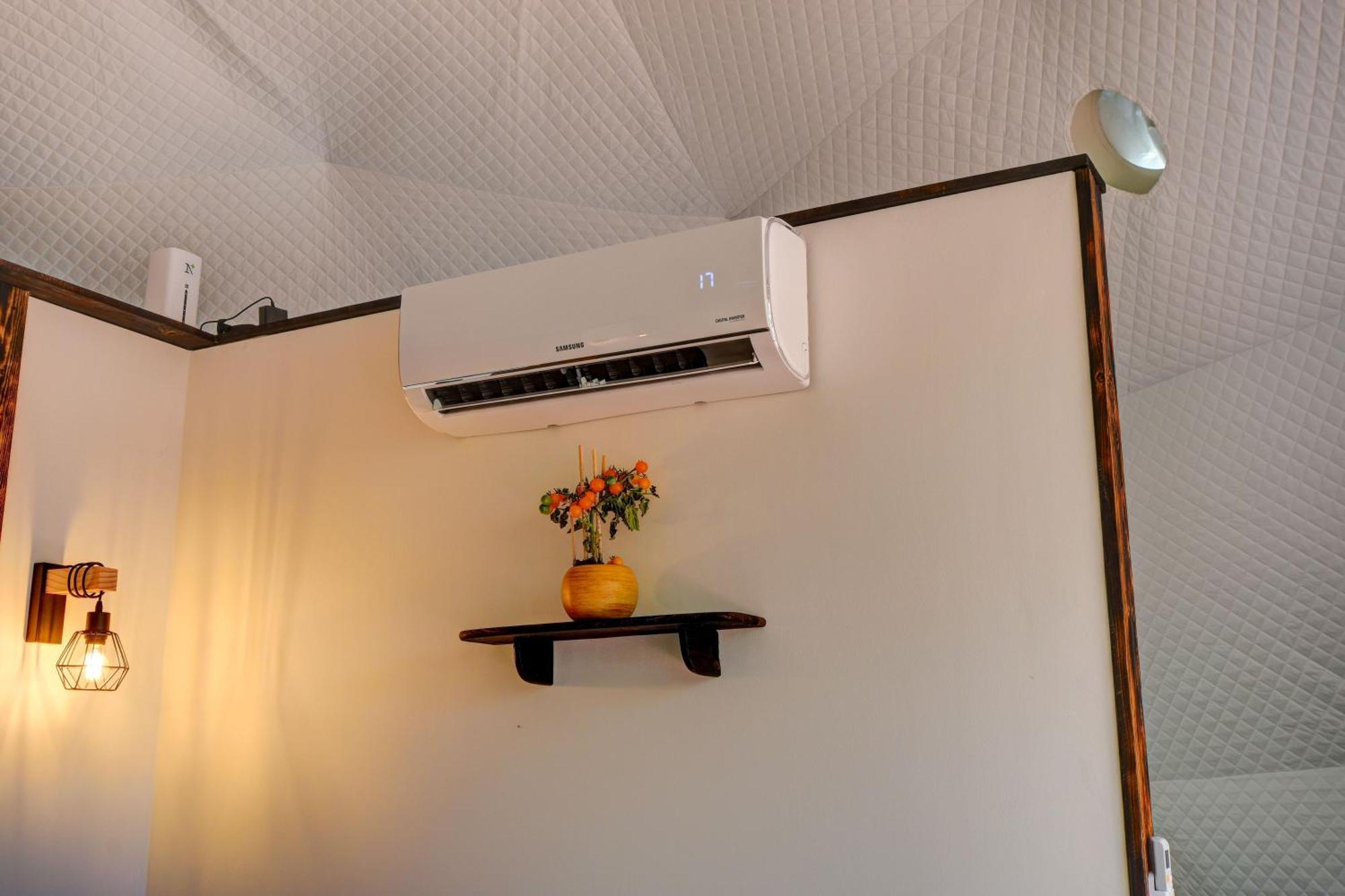 Hotel Tiche Misto Glamping Slapy  Zewnętrze zdjęcie