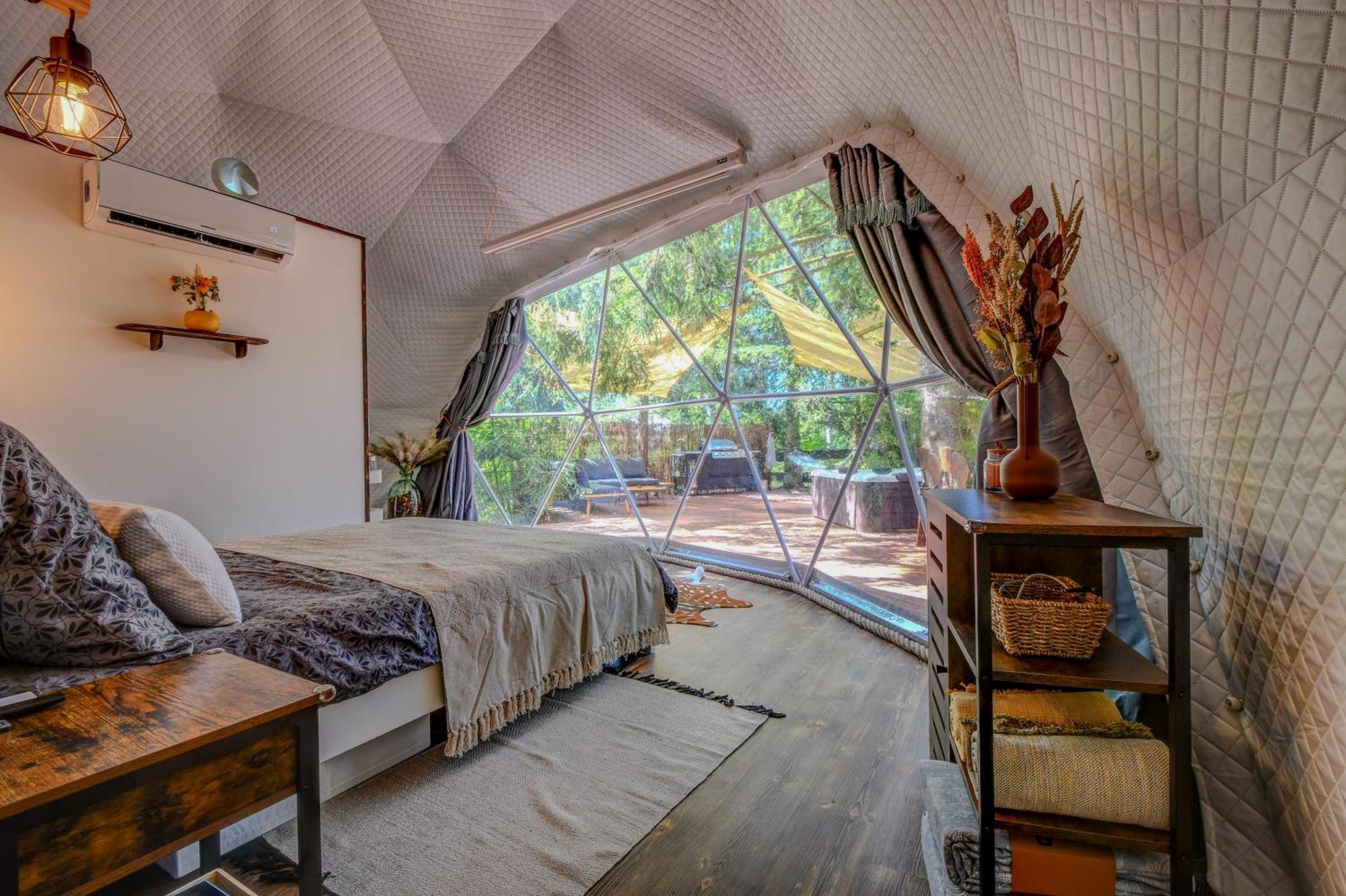 Hotel Tiche Misto Glamping Slapy  Zewnętrze zdjęcie