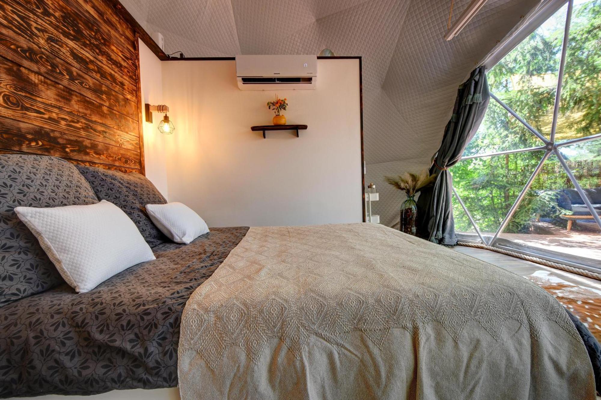 Hotel Tiche Misto Glamping Slapy  Zewnętrze zdjęcie