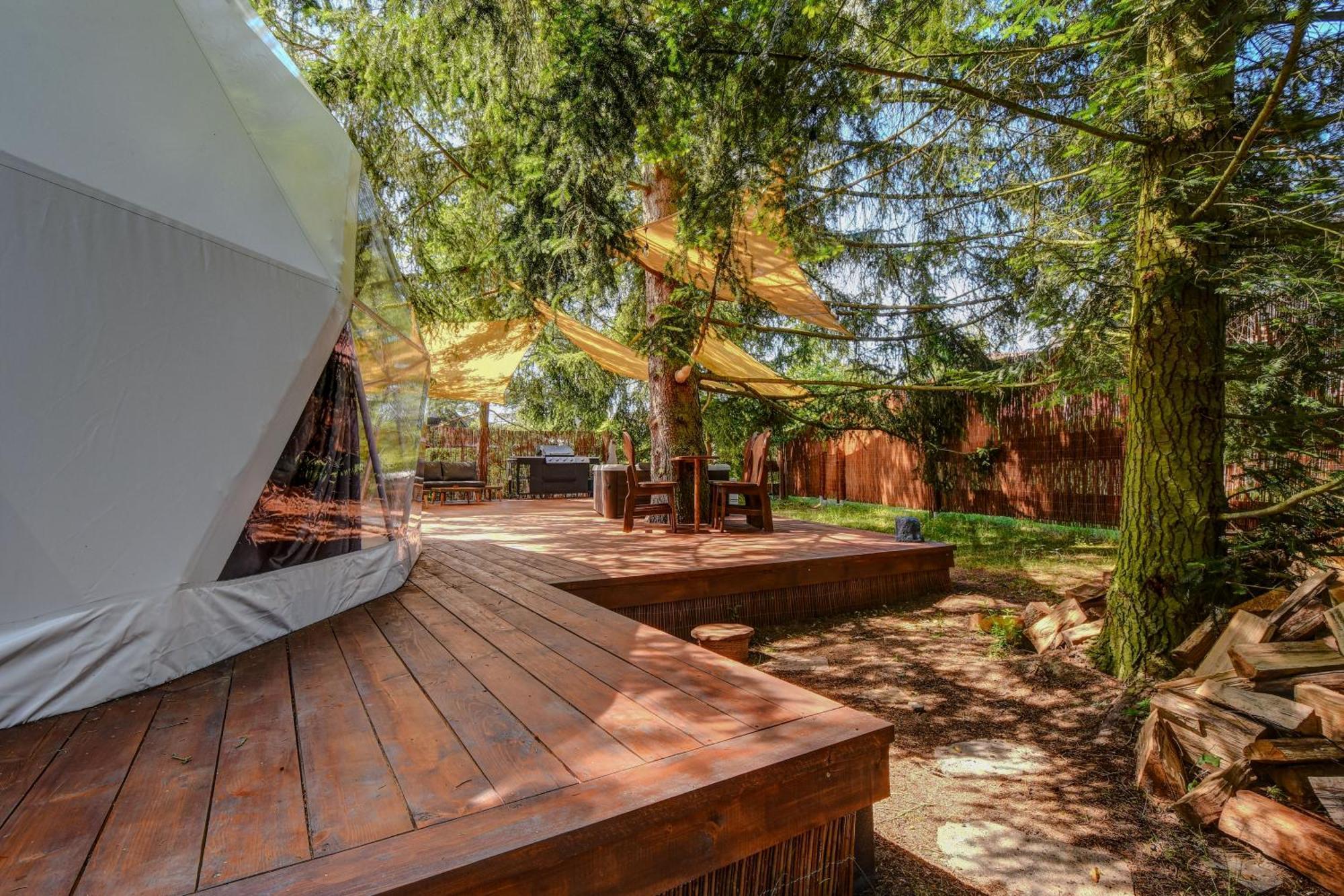 Hotel Tiche Misto Glamping Slapy  Zewnętrze zdjęcie