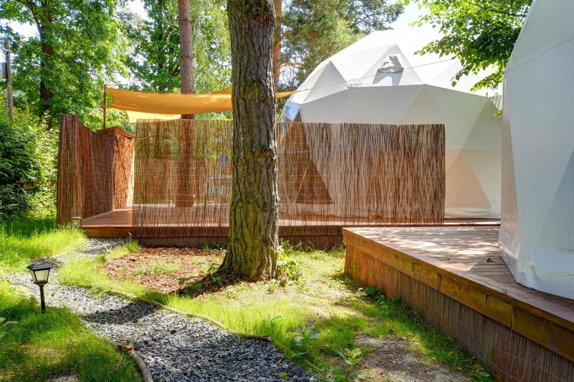 Hotel Tiche Misto Glamping Slapy  Zewnętrze zdjęcie