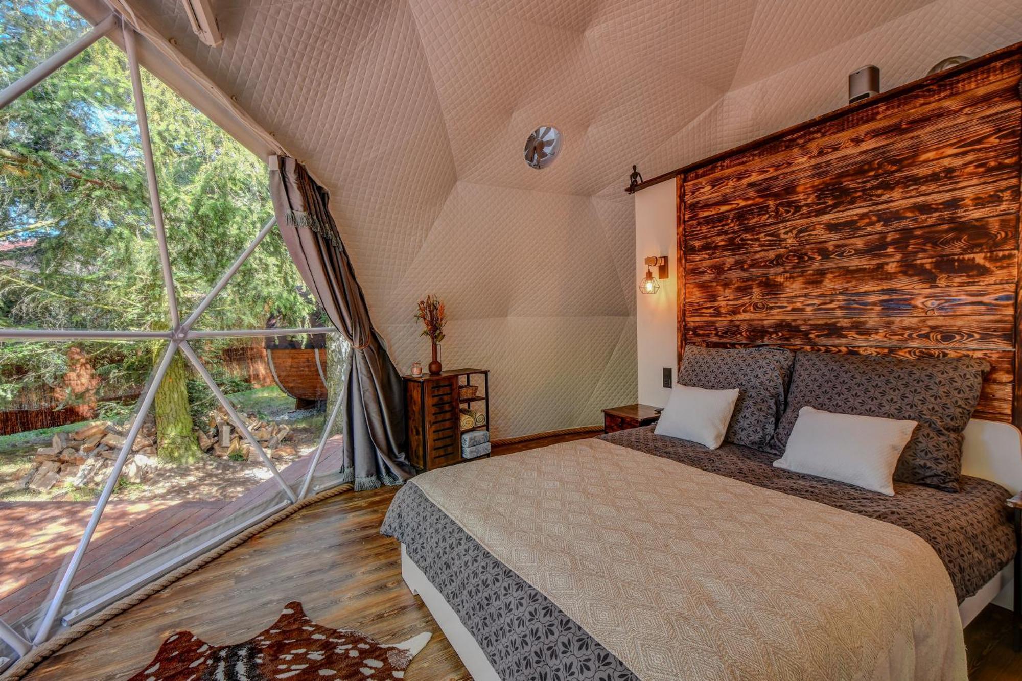 Hotel Tiche Misto Glamping Slapy  Zewnętrze zdjęcie