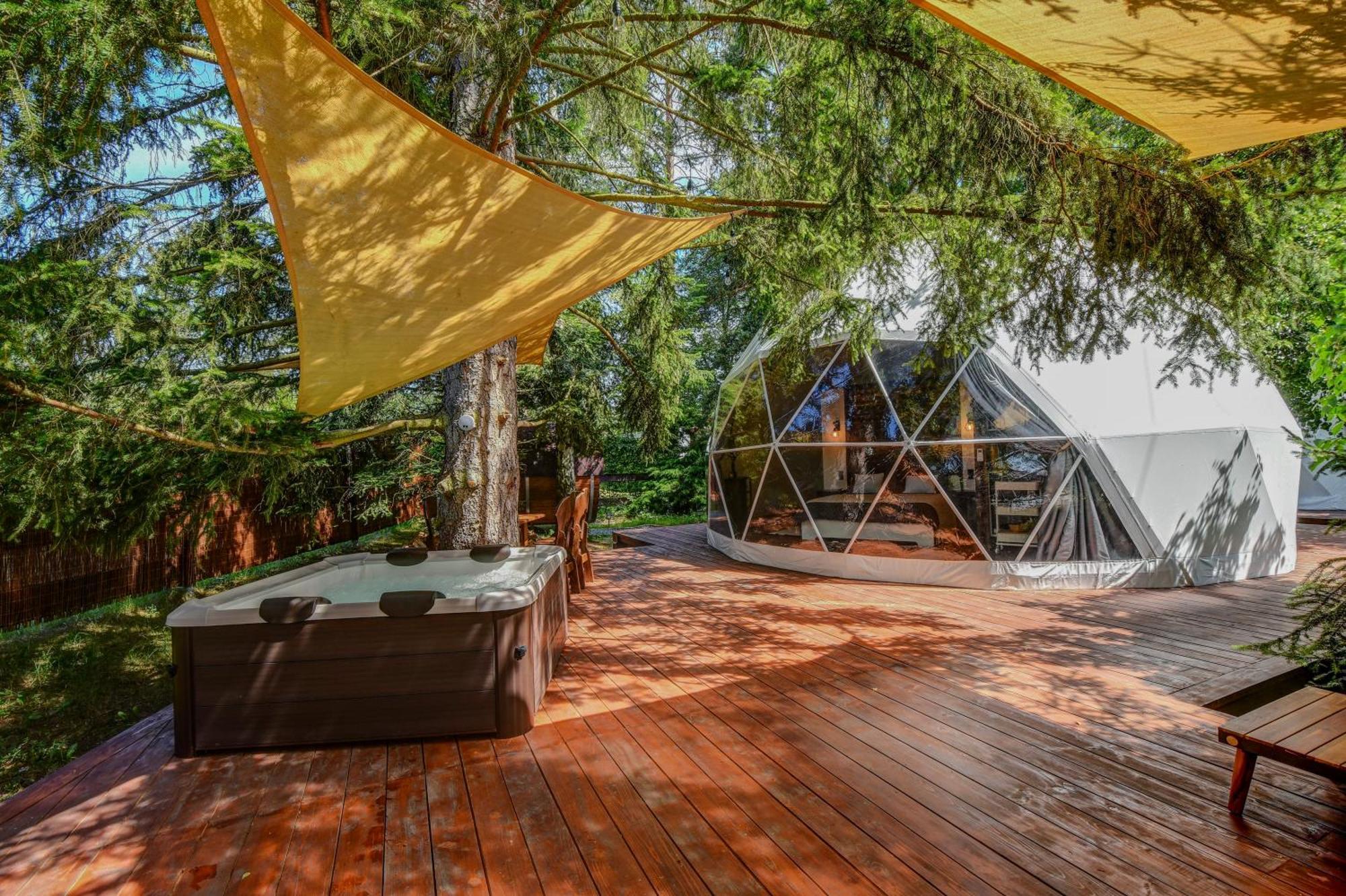 Hotel Tiche Misto Glamping Slapy  Zewnętrze zdjęcie